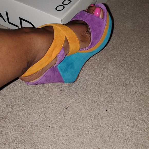 Multi colored wedge - Picture 2 of 4